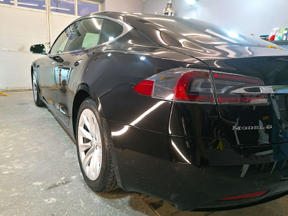 Poliranje automobila Novi Sad Mercedes Tesla