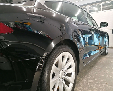 Poliranje automobila Novi Sad Mercedes Tesla